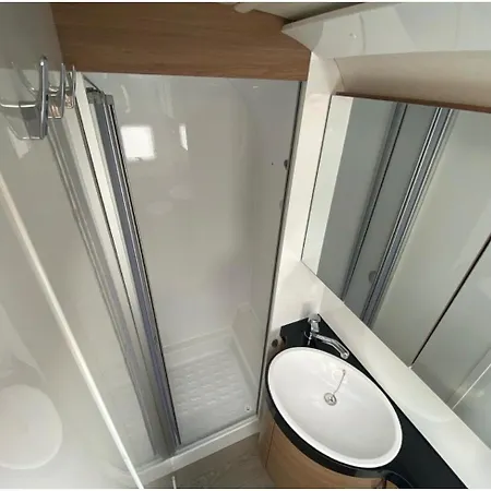 Wohnwagen Direkt Am Auf Privatem Grundstueck Kamp alanı