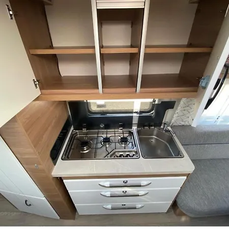 Wohnwagen Direkt Am Auf Privatem Grundstueck * Feldberger Seenlandschaft